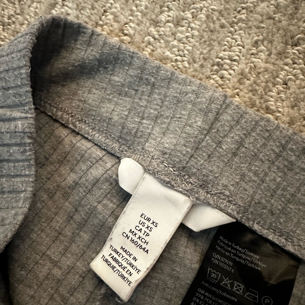 Grey ribbed pants from H&M - Picture 2 of 2